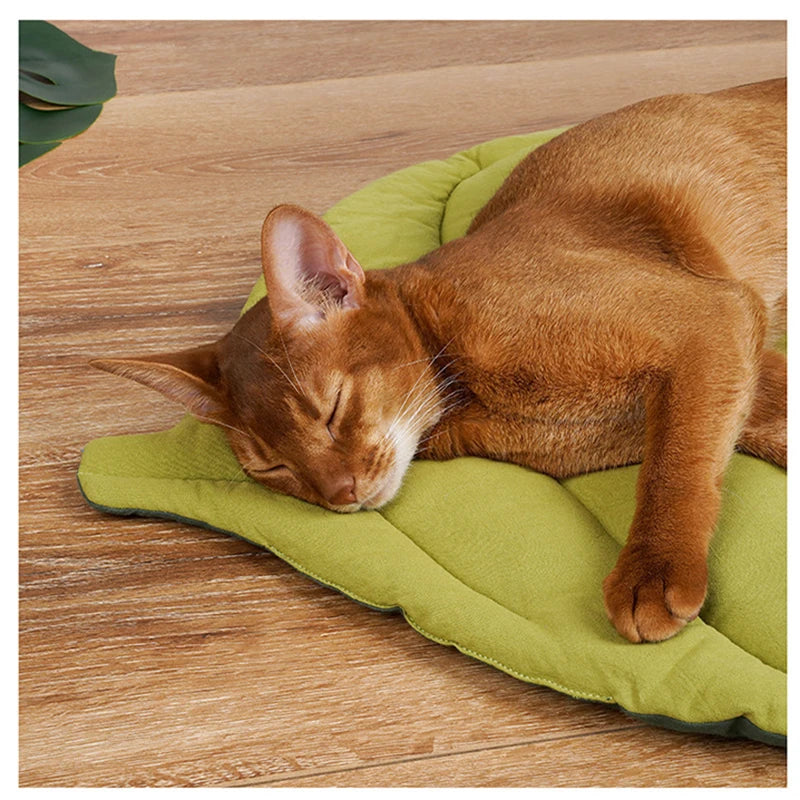 Leaf Shaped Cotton Pet Mat | Soft Double-Sided Cat Rug & Blanket