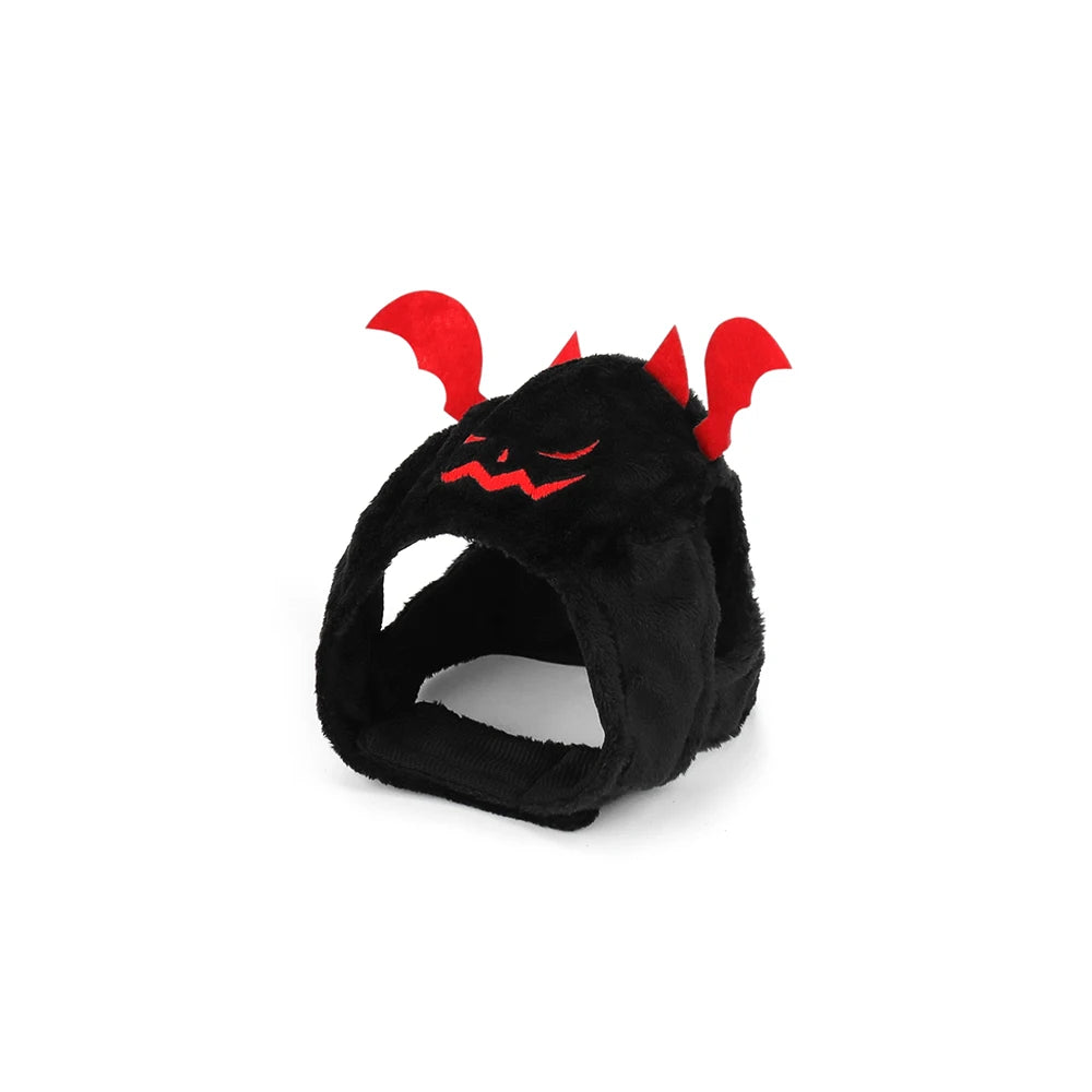 Turn spooky season into unforgettable photo moments—gently crowning your furry companion with a soft, hassle-free Halloween headpiece that captures hearts in seconds.